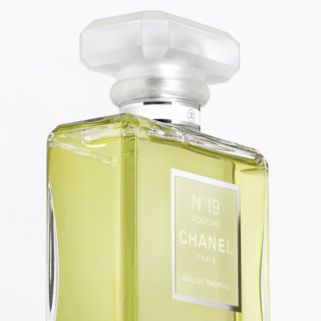 N°19 Poudré Eau de Parfum